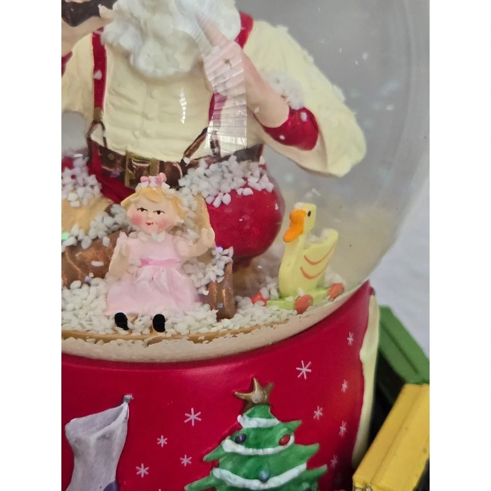 Hallmark Coca-Cola Santa Musical Snow Globe Moving Train 2001